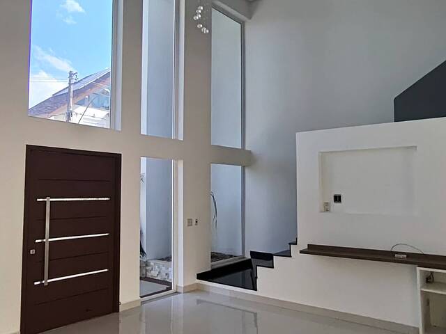 Entrada - Casa a venda 3 suítes em condomínio no bairro Agro